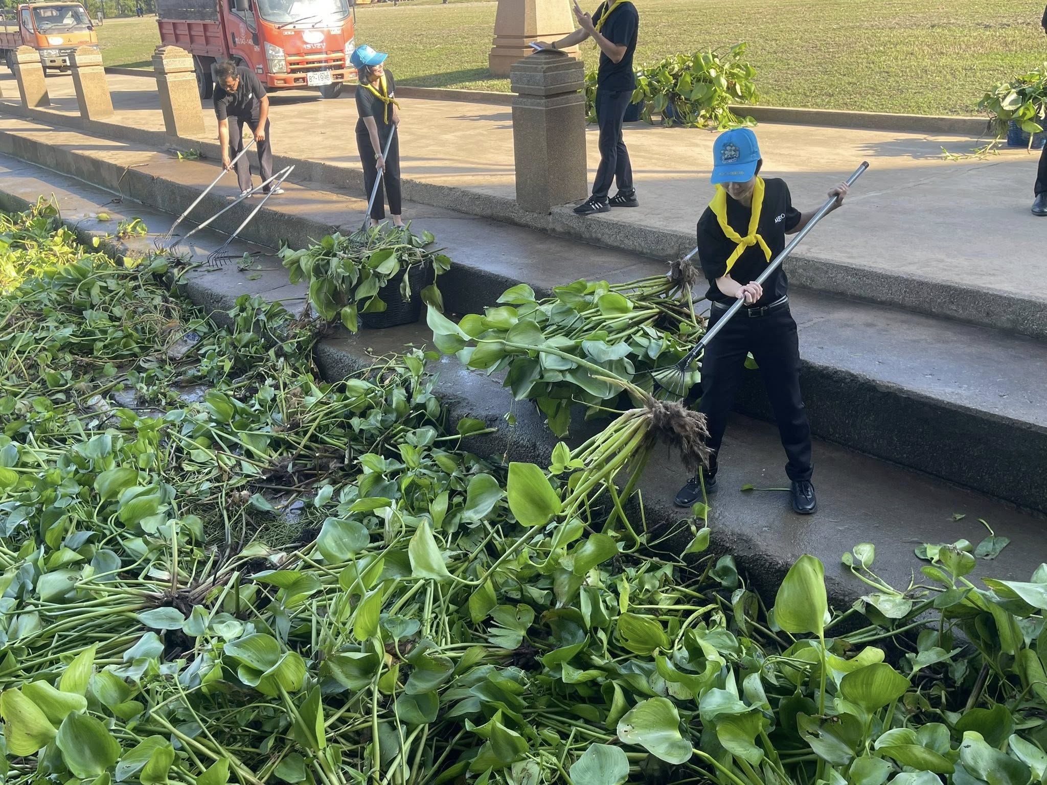 title - เข้าร่วมโครงการจิตอาสาพัฒนา กระทรวงเกษตรและสหกรณ์ “เราทำความดี ด้วยหัวใจ”เนื่องในโอกาสวันคล้ายวันพระบรมราชสมภพ พระบาทสมเด็จพระบรมชนกาธิเบศร มหาภูมิพลอดุลยเดชมหาราช บรมนาถบพิตร วันชาติ และวันพ่อแห่งชาติ 5 ธันวาคม 2568 